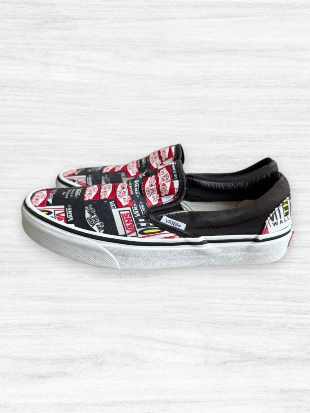 Vans Classic Slip-On Skate Label Mix Black Red Logo Print Women’s 6.5